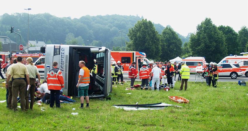 Schwerer Unfall mit Reisebus Lohmar Donrather Dreieck P018.JPG
